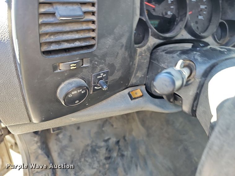 image for item DK0660 2013 Chevrolet Silverado 1500 pickup truck