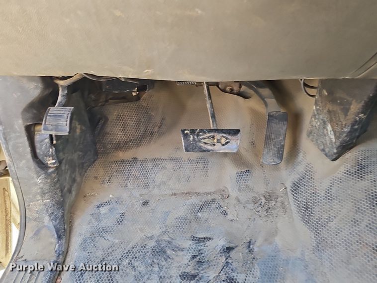 image for item DK0660 2013 Chevrolet Silverado 1500 pickup truck