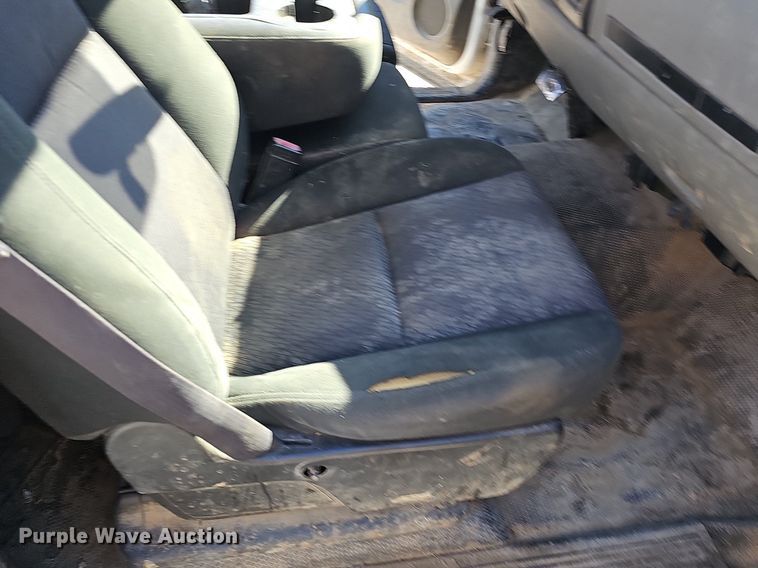 image for item DK0660 2013 Chevrolet Silverado 1500 pickup truck