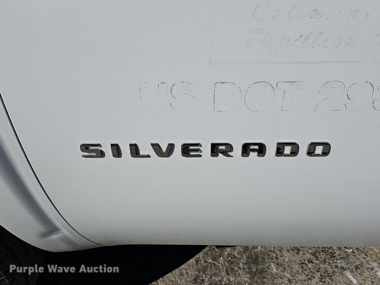 image for item DK0660 2013 Chevrolet Silverado 1500 pickup truck