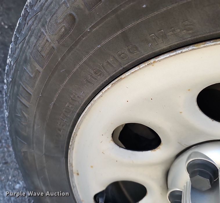 image for item DK0660 2013 Chevrolet Silverado 1500 pickup truck