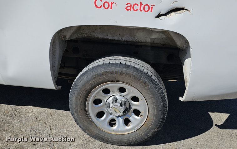 image for item DK0660 2013 Chevrolet Silverado 1500 pickup truck