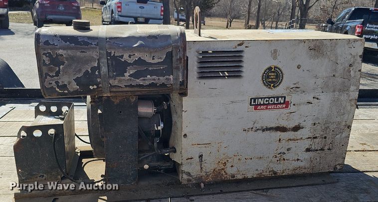 image for item DK0667 Lincoln Electric welder/generator