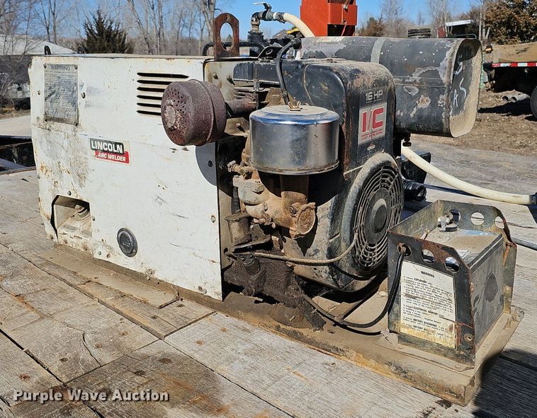 image for item DK0667 Lincoln Electric welder/generator