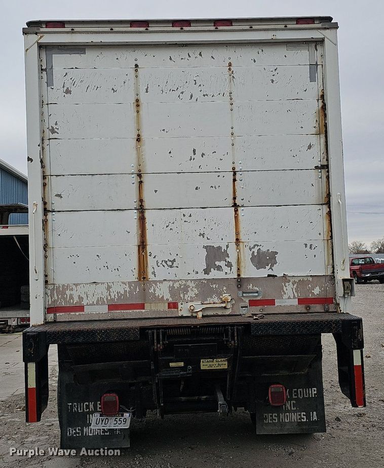 image for item DK0698 1996 Freightliner  FL70 box truck