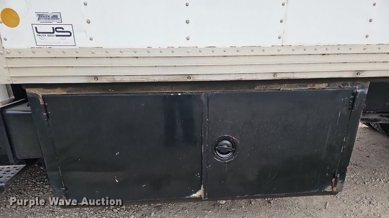 image for item DK0698 1996 Freightliner  FL70 box truck