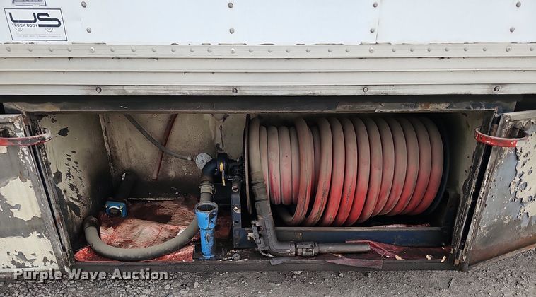 image for item DK0698 1996 Freightliner  FL70 box truck