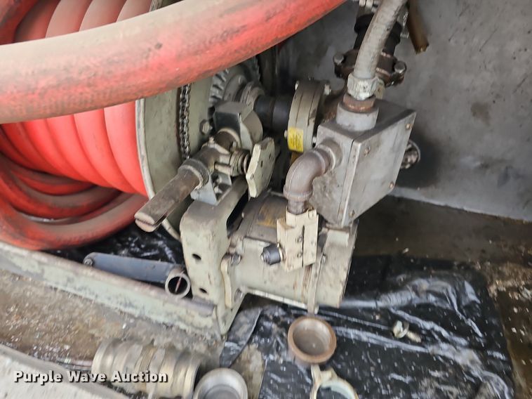 image for item DK0698 1996 Freightliner  FL70 box truck