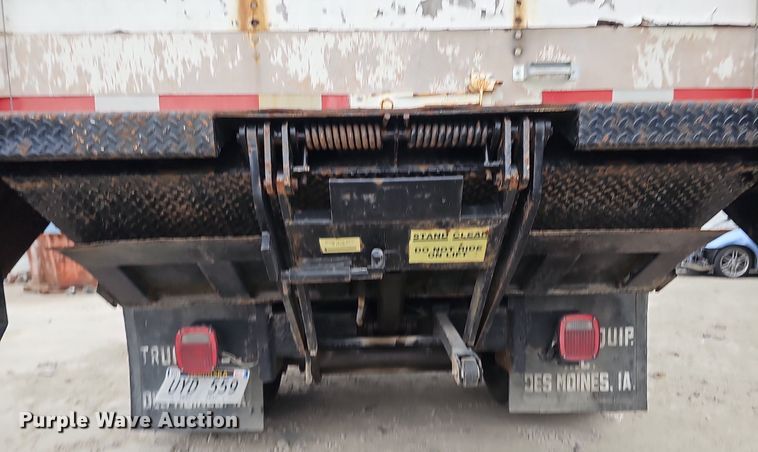 image for item DK0698 1996 Freightliner  FL70 box truck