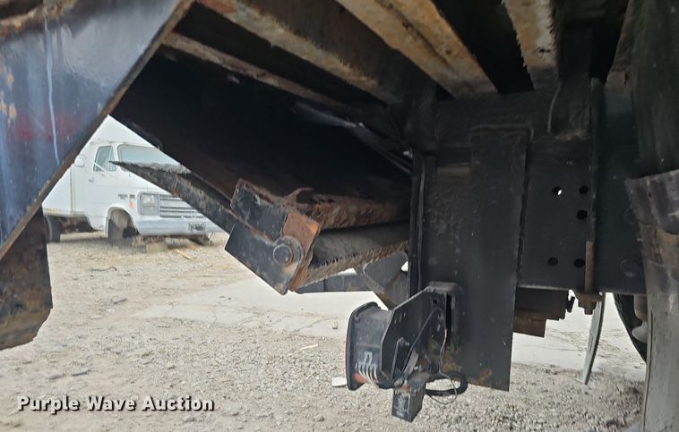 image for item DK0698 1996 Freightliner  FL70 box truck