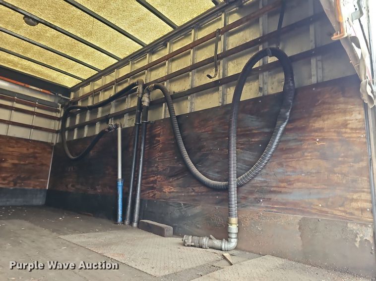 image for item DK0698 1996 Freightliner  FL70 box truck