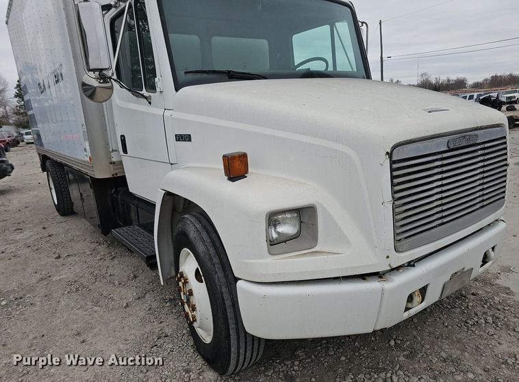 image for item DK0698 1996 Freightliner  FL70 box truck