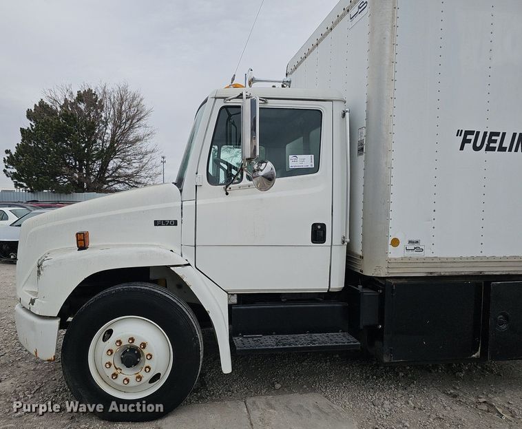 image for item DK0698 1996 Freightliner  FL70 box truck