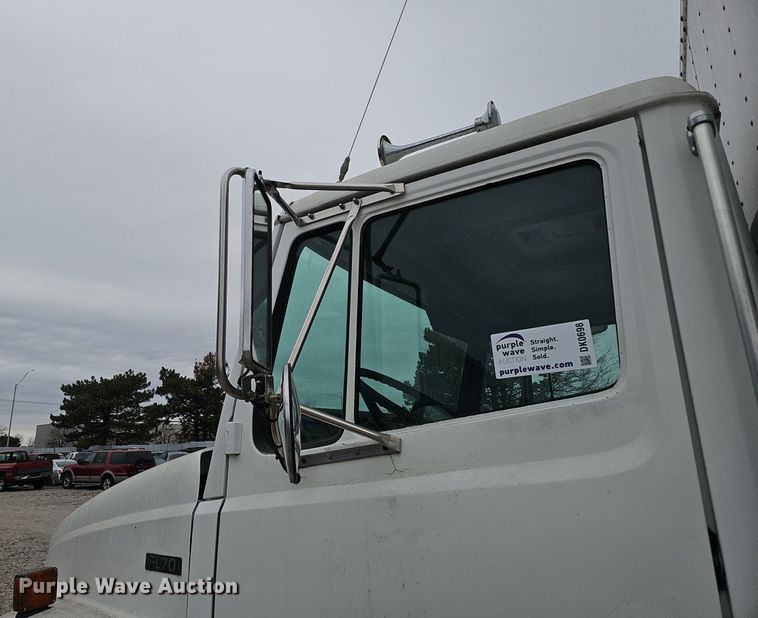 image for item DK0698 1996 Freightliner  FL70 box truck