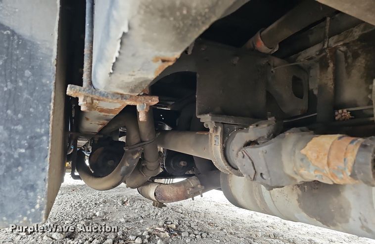 image for item DK0698 1996 Freightliner  FL70 box truck