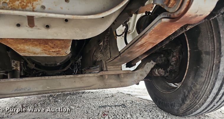 image for item DK0698 1996 Freightliner  FL70 box truck