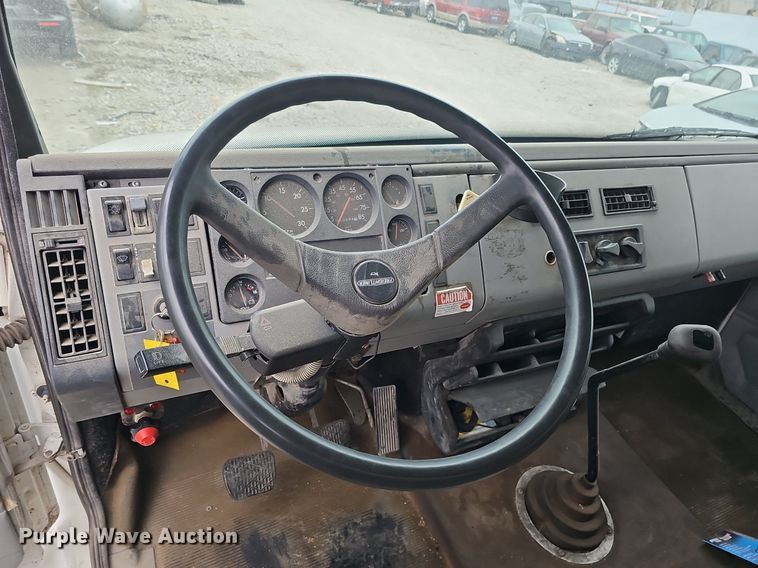 image for item DK0698 1996 Freightliner  FL70 box truck