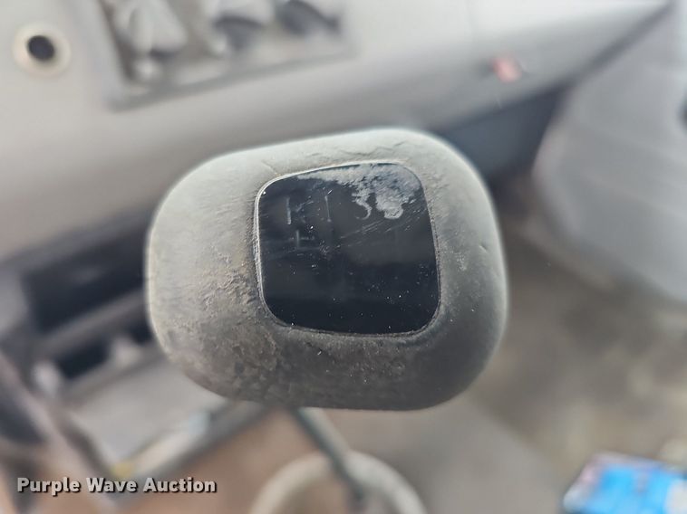 image for item DK0698 1996 Freightliner  FL70 box truck