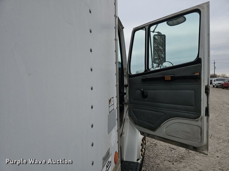 image for item DK0698 1996 Freightliner  FL70 box truck