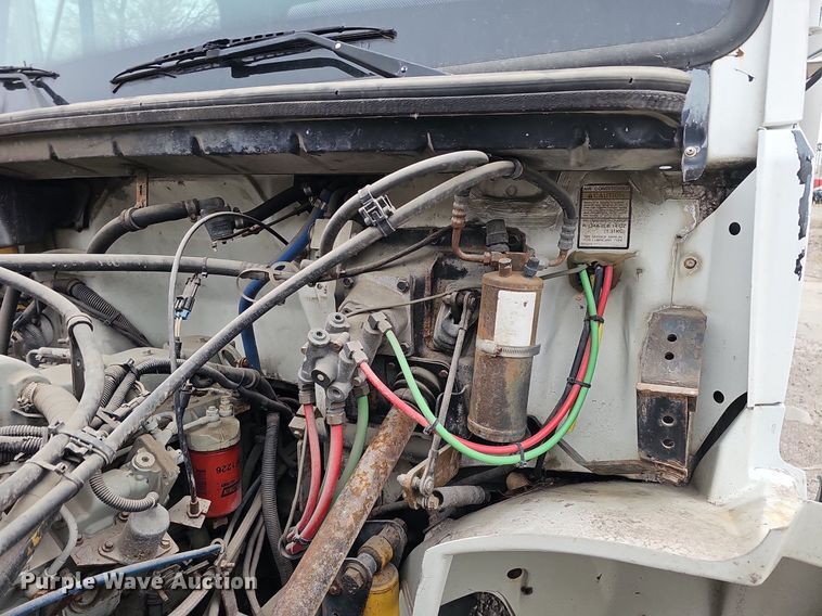 image for item DK0698 1996 Freightliner  FL70 box truck