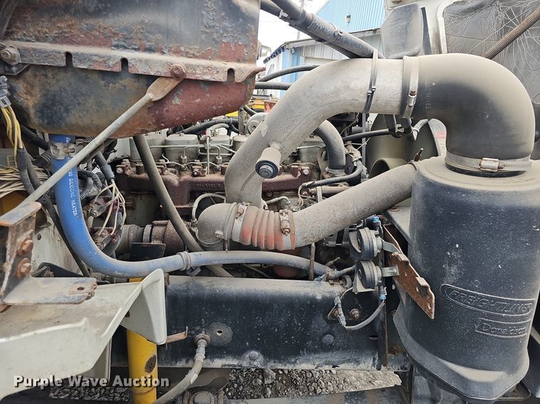 image for item DK0698 1996 Freightliner  FL70 box truck