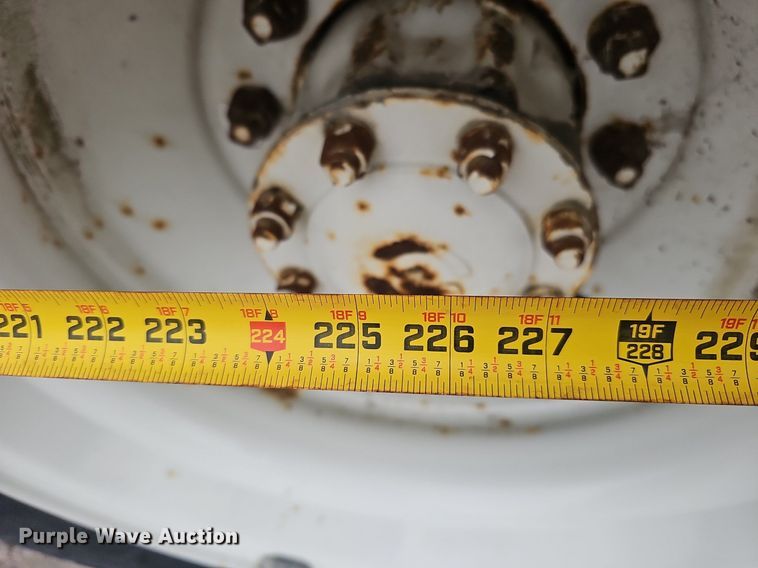 image for item DK0698 1996 Freightliner  FL70 box truck