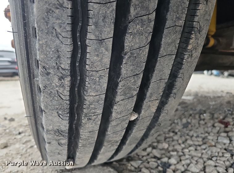 image for item DK0698 1996 Freightliner  FL70 box truck