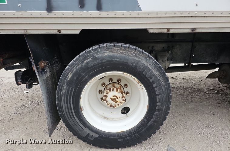 image for item DK0698 1996 Freightliner  FL70 box truck