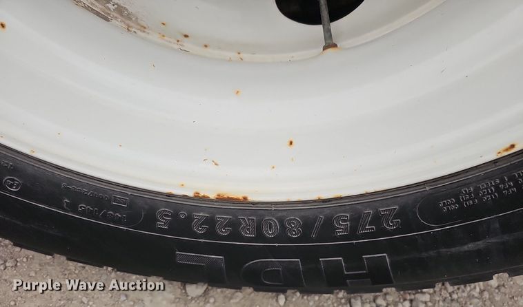 image for item DK0698 1996 Freightliner  FL70 box truck