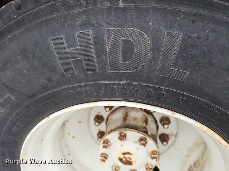 image for item DK0698 1996 Freightliner  FL70 box truck