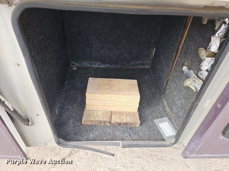 image for item DK0705 1996 Thor West Residency 3650 FTS351232 RV