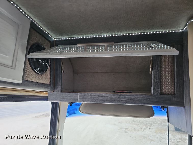 image for item DK0705 1996 Thor West Residency 3650 FTS351232 RV