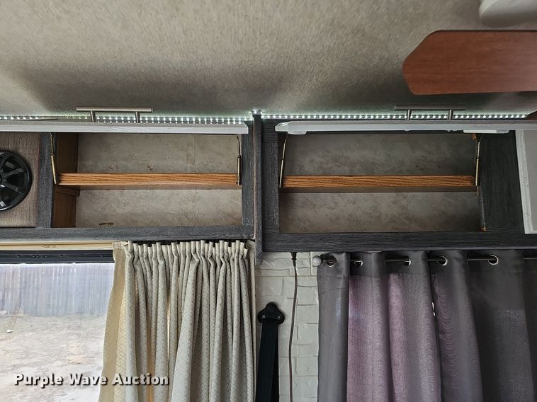 image for item DK0705 1996 Thor West Residency 3650 FTS351232 RV