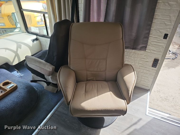 image for item DK0705 1996 Thor West Residency 3650 FTS351232 RV