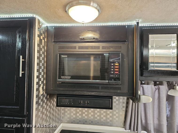 image for item DK0705 1996 Thor West Residency 3650 FTS351232 RV