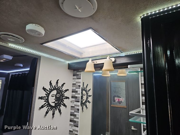 image for item DK0705 1996 Thor West Residency 3650 FTS351232 RV