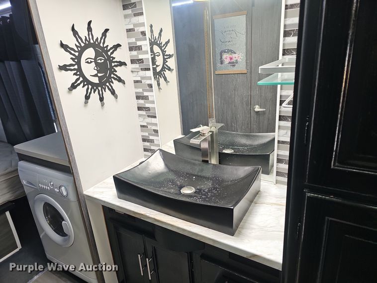 image for item DK0705 1996 Thor West Residency 3650 FTS351232 RV