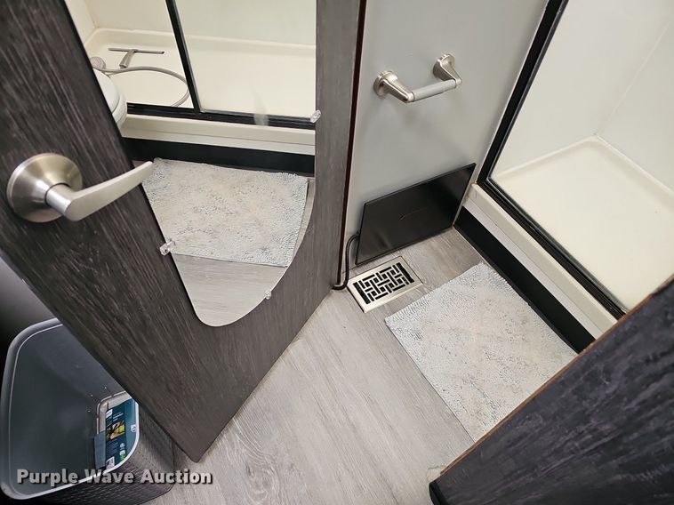 image for item DK0705 1996 Thor West Residency 3650 FTS351232 RV