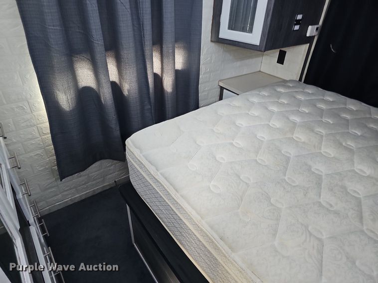 image for item DK0705 1996 Thor West Residency 3650 FTS351232 RV