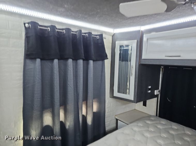 image for item DK0705 1996 Thor West Residency 3650 FTS351232 RV