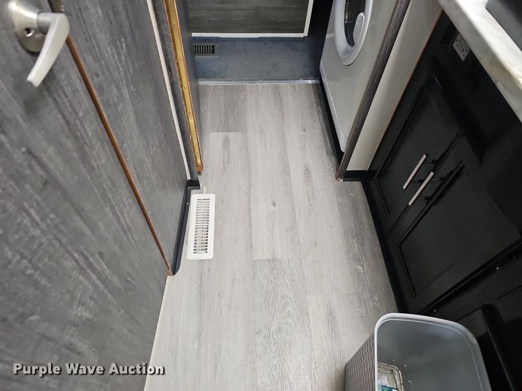 image for item DK0705 1996 Thor West Residency 3650 FTS351232 RV