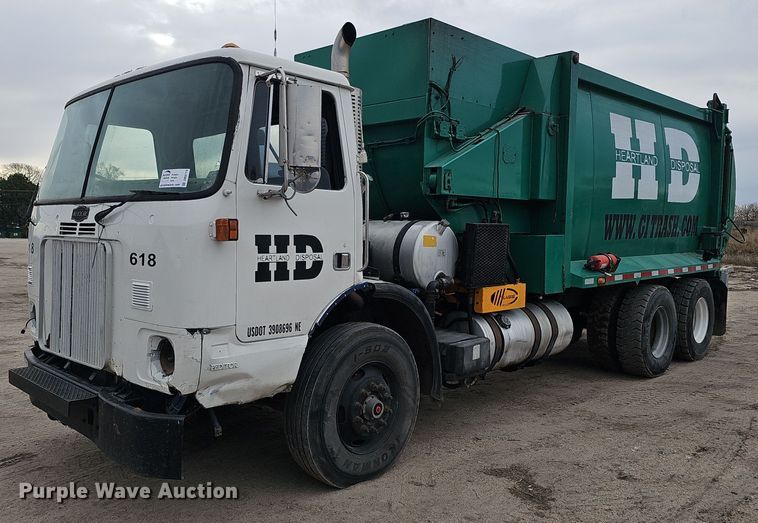 image for item DK0719 2004 Auto Car Xpeditor refuse truck