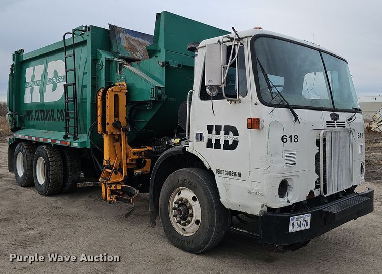 image for item DK0719 2004 Auto Car Xpeditor refuse truck