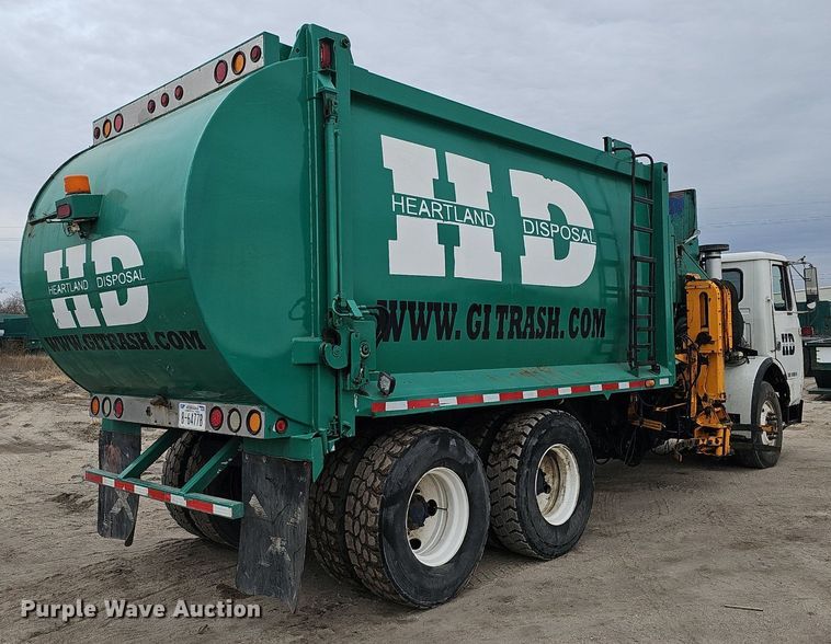 image for item DK0719 2004 Auto Car Xpeditor refuse truck