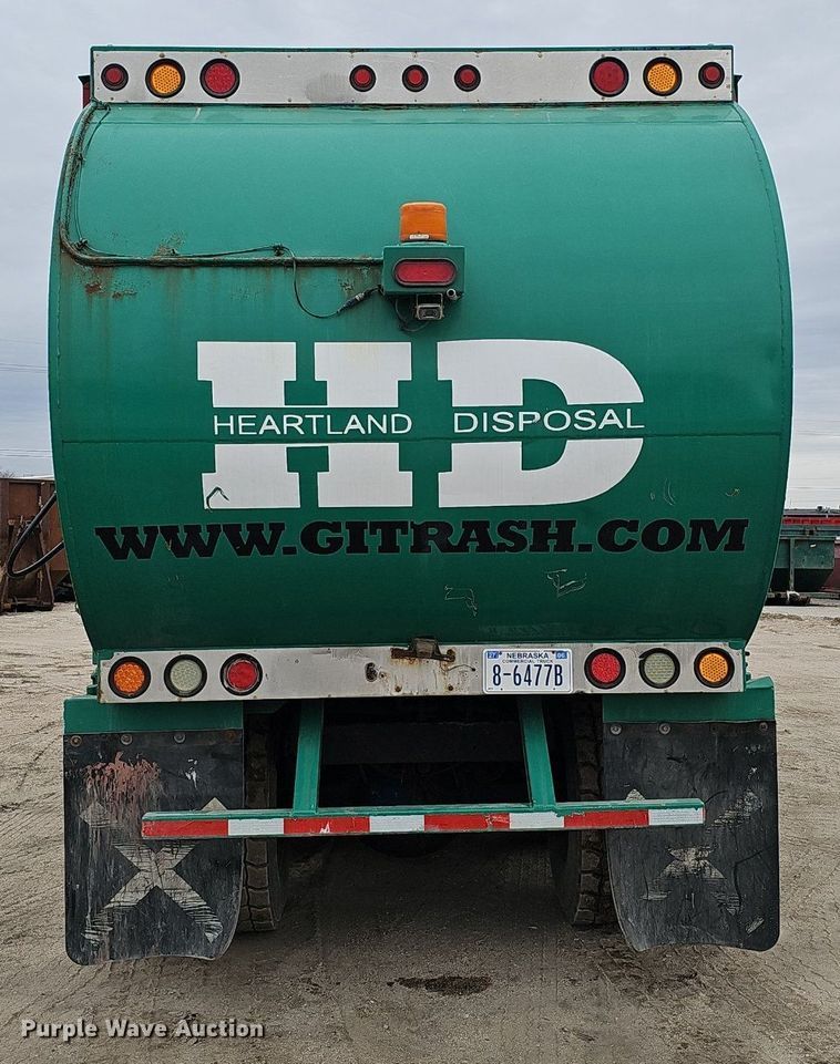 image for item DK0719 2004 Auto Car Xpeditor refuse truck