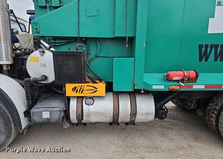 image for item DK0719 2004 Auto Car Xpeditor refuse truck