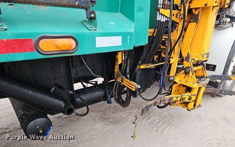 image for item DK0719 2004 Auto Car Xpeditor refuse truck