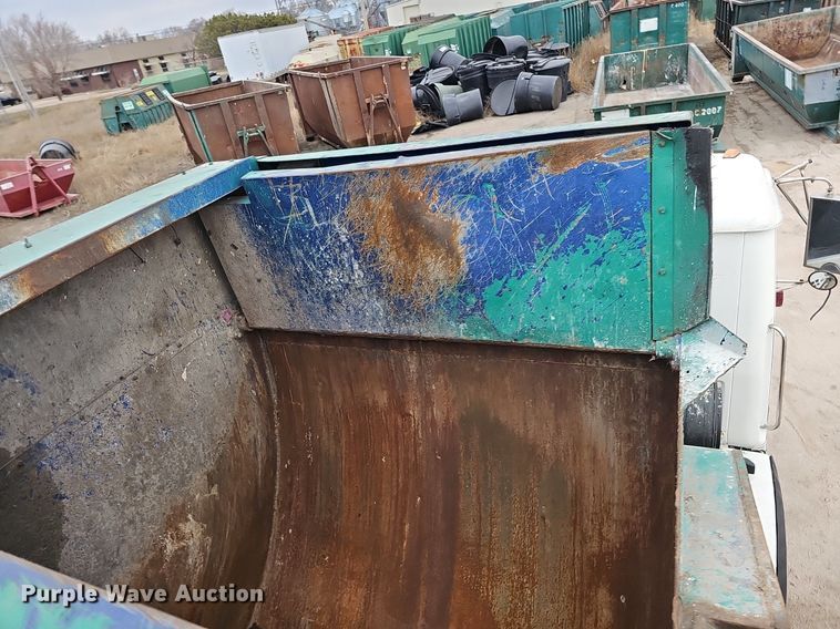 image for item DK0719 2004 Auto Car Xpeditor refuse truck