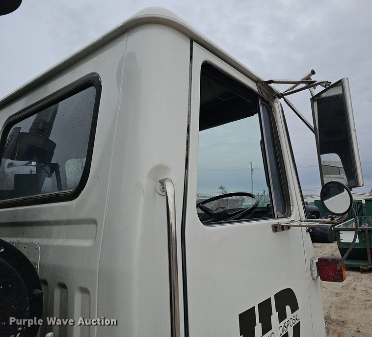 image for item DK0719 2004 Auto Car Xpeditor refuse truck