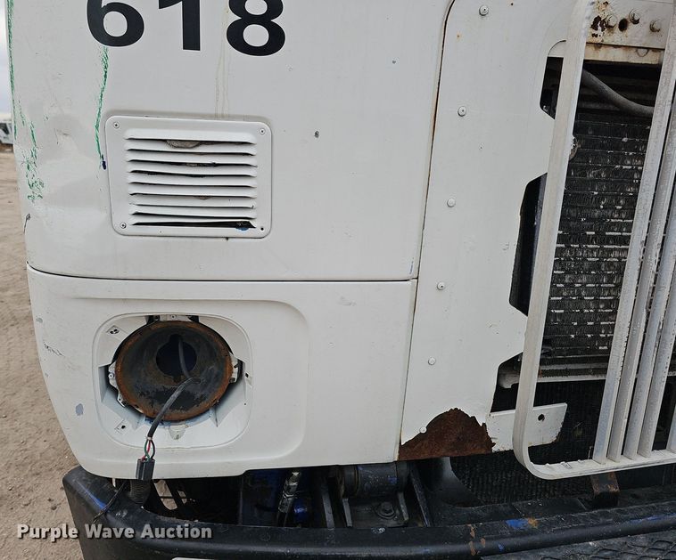 image for item DK0719 2004 Auto Car Xpeditor refuse truck